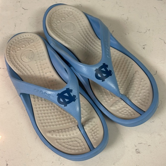 Crocs Athens II Thong Flip Flops UNC Men’s Size 12 University of North Carolina - Picture 15 of 16